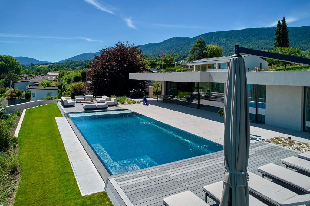 abris de piscine dans le Valais